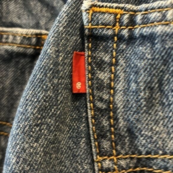 Levi’s 80’s Mom Jean W30 L30 Distressed High Rise Cotton Jeans - Picture 6 of 15